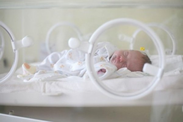 Ancheta în cazul bebeluşilor morţi în Spitalul Judeţean arată că mămicile sunt vinovate